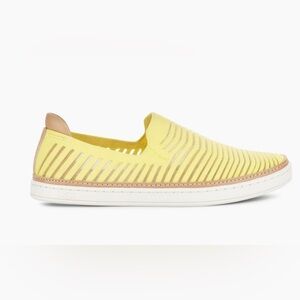 UGG Women’s Sammy Breeze Slip On Sneaker Knit Casual Lemon Yellow Size 8.5‎